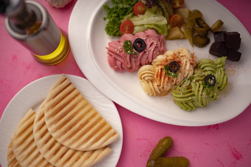Fresh bread and olives at NARINJ